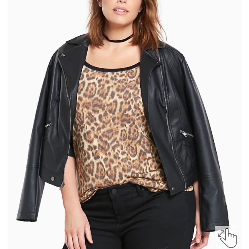 ‎Torrid leopard print baseball tee
